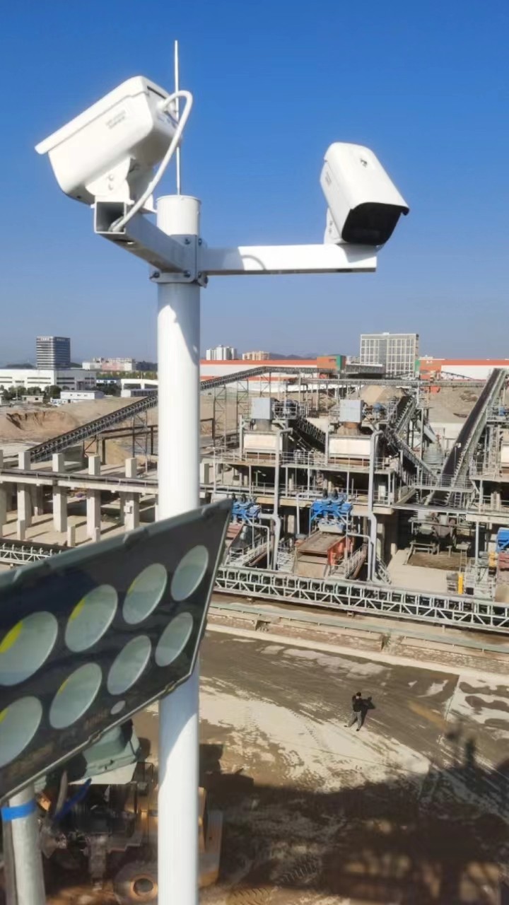 户外高空监控摄像头立杆安装图