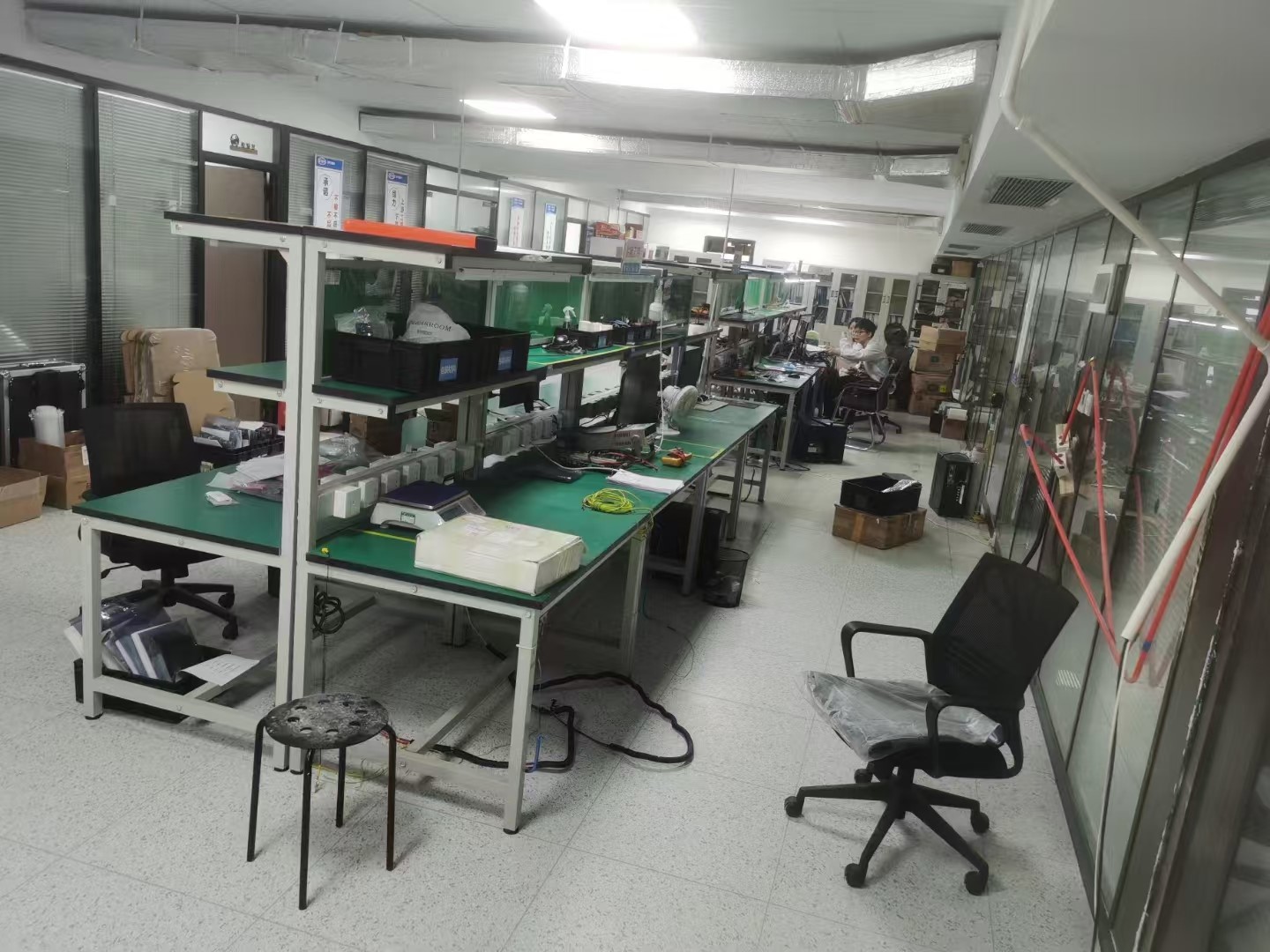 办公室卡位布线图片